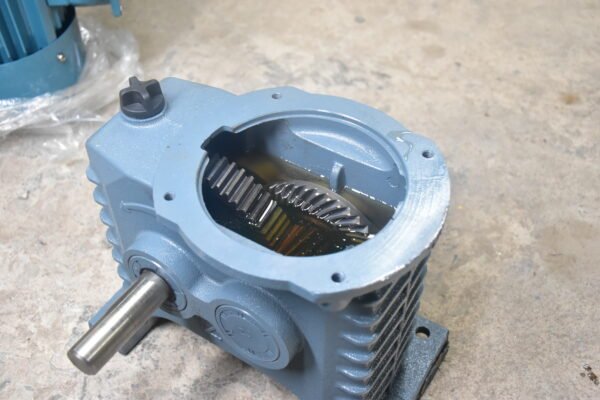 Permanent Magnet Synchronous Waterwheel Aerator - Air-cooled Four-impeller Model (Cast Iron Housing) - 图片 5